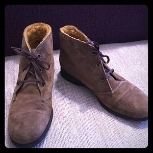 Women’s winter booties